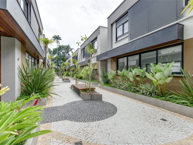Casa à venda com 4 suítes no condomínio Venezia, São Paulo - SP