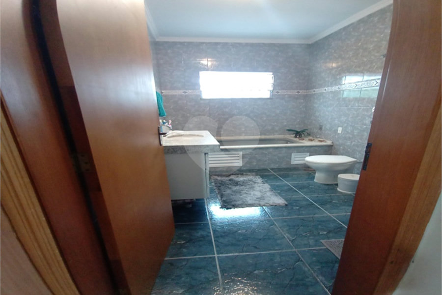 Sobrado à venda com 4 quartos, sendo 1 suíte, em Tremembé, São Paulo, SP