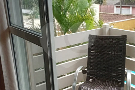 Casa à venda com 4 quartos, sendo 2 suítes, no condomínio Canamari, São Paulo - SP