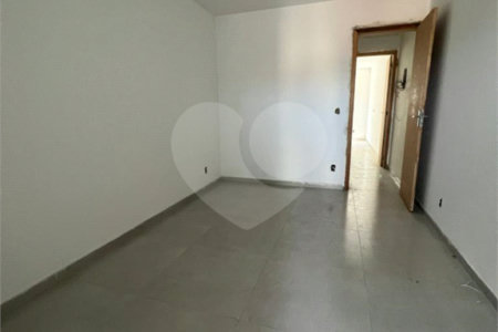 Casa à venda com 2 quartos, sendo 1 suíte, no condomínio Residencial Marlene Correia, Rio de Janeiro - RJ