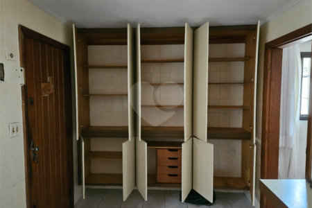 Sobrado à venda com 3 quartos, sendo 1 suíte, em Cidade Monções, São Paulo, SP
