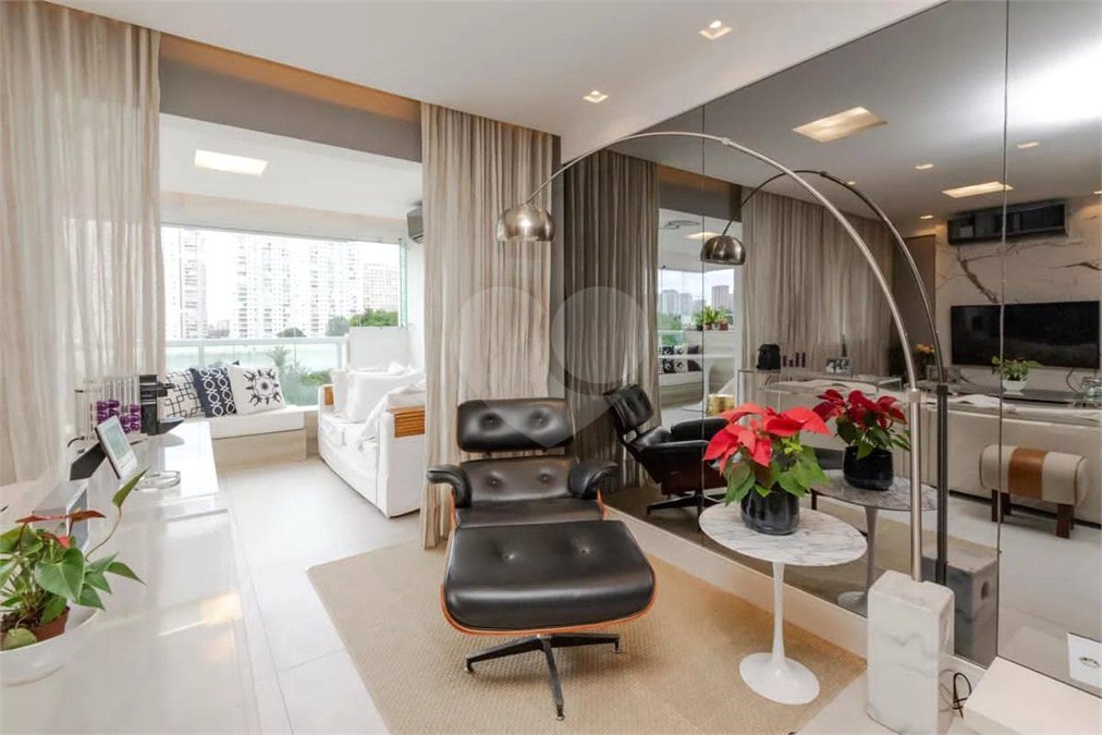 Apartamento à venda ou para alugar com 2 suítes em Santo Amaro, São Paulo, SP