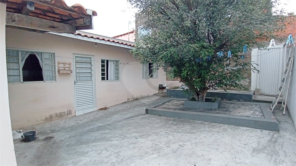 Casa à venda com 3 quartos, sendo 1 suíte,  no Centro, Vinhedo, SP