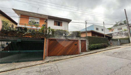 Sobrado à venda com 3 quartos, sendo 1 suíte,  em Jardim Colombo, São Paulo, SP