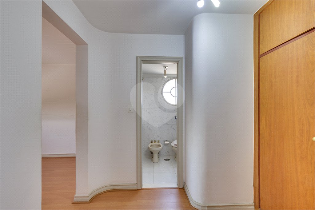 Apartamento à venda com 4 quartos, sendo 1 suíte, em Alto da Boa Vista, São Paulo, SP