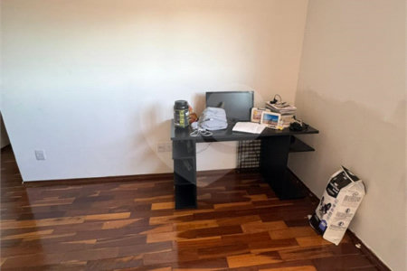 Sobrado à venda com 4 quartos, sendo 1 suíte,  em Jardim Santa Rosa, Araraquara, SP