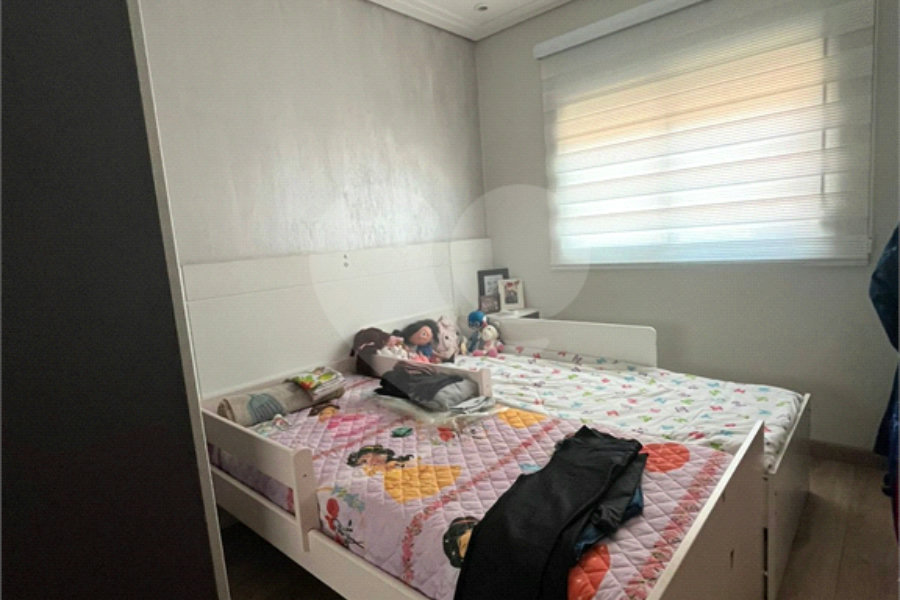 Casa à venda com 3 quartos, sendo 1 suíte, no condomínio Vila Siqueira, São Paulo - SP