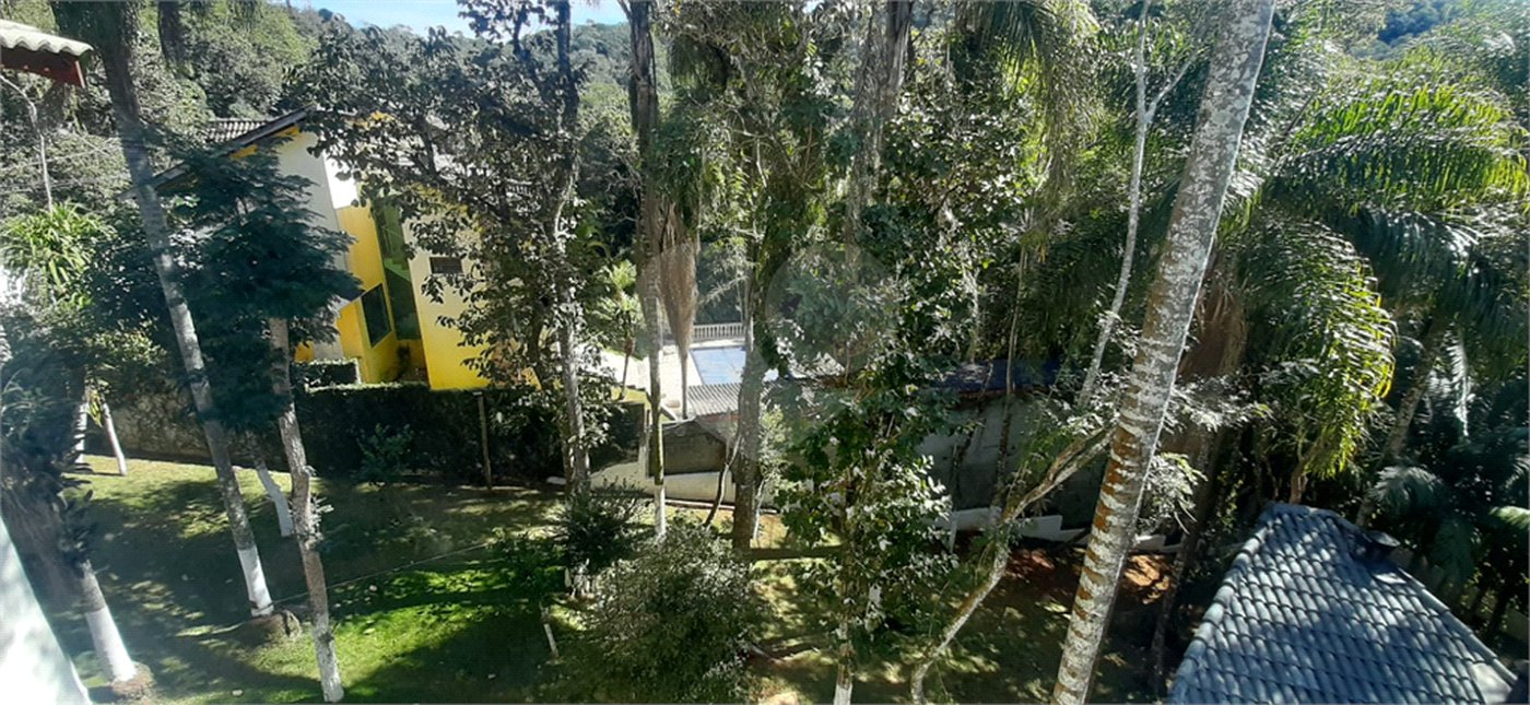 Sobrado à venda com 5 quartos, sendo 3 suítes, em Serra da Cantareira, Mairiporã, SP