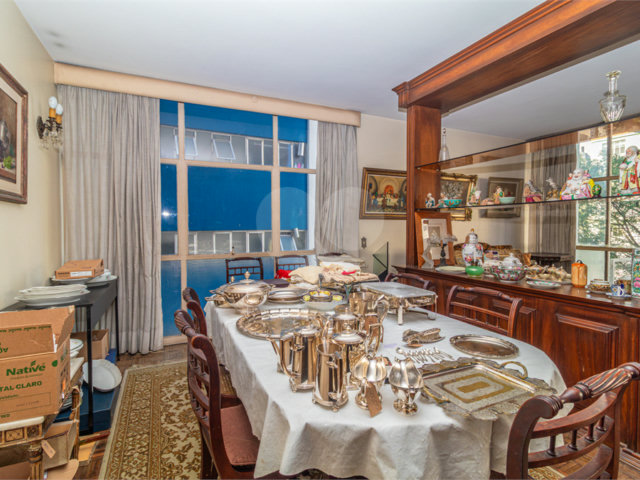 Apartamento à venda com 4 quartos, sendo 1 suíte,  em Higienópolis, São Paulo, SP