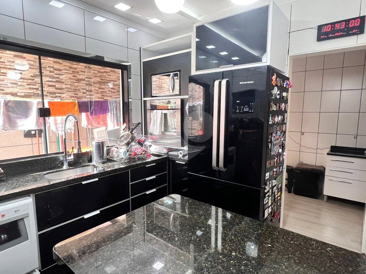 Sobrado à venda com 3 quartos, sendo 1 suíte,  em Jardim Modelo, Suzano, SP