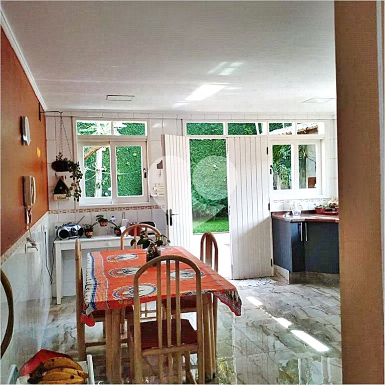Sobrado à venda com 4 quartos, sendo 3 suítes, em Tremembé, São Paulo, SP