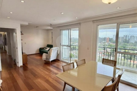Apartamento à venda com 3 quartos, sendo 1 suíte, em Alto da Boa Vista, São Paulo, SP