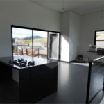 Casa à venda com 4 suítes no condomínio Figueira Garden, Atibaia - SP