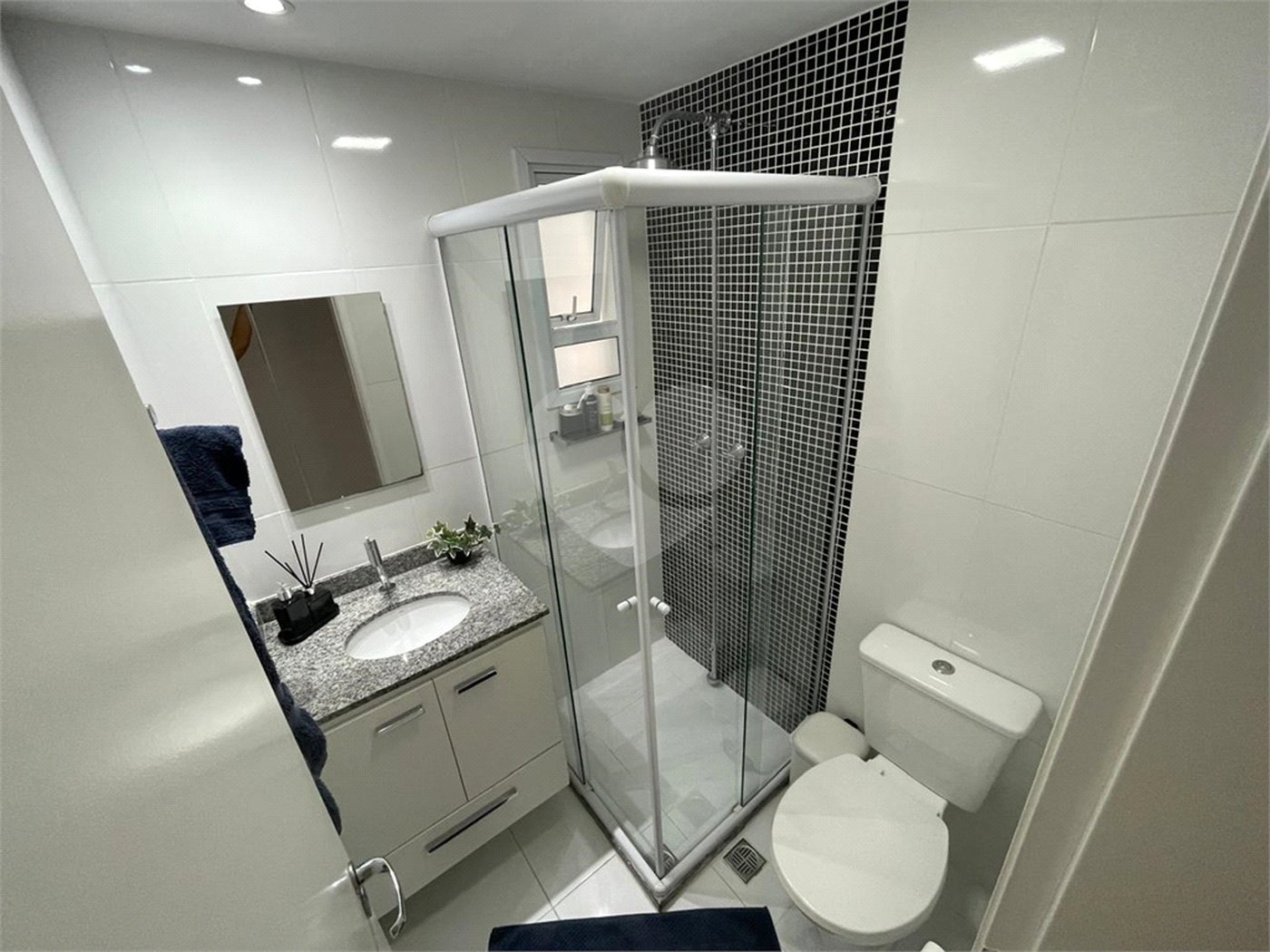 Apartamento à venda com 3 quartos, sendo 1 suíte, em Parada Inglesa, São Paulo, SP
