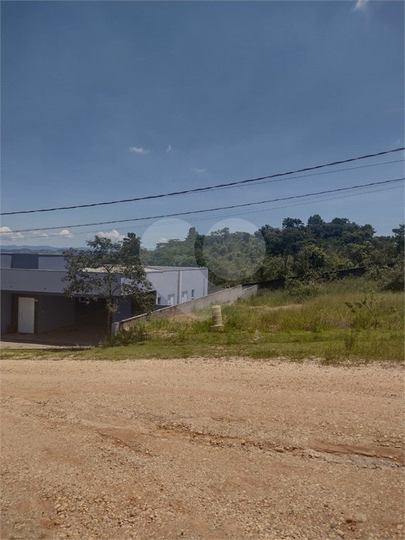 Terreno à venda no condomínio Lago Dourado, Jacareí - SP