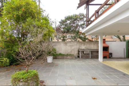 Casa à venda com 4 quartos, sendo 1 suíte, em Vila Tiradentes, São Paulo, SP