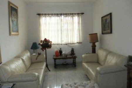 Casa à venda com 3 suítes em Vila Universitária, São Paulo, SP