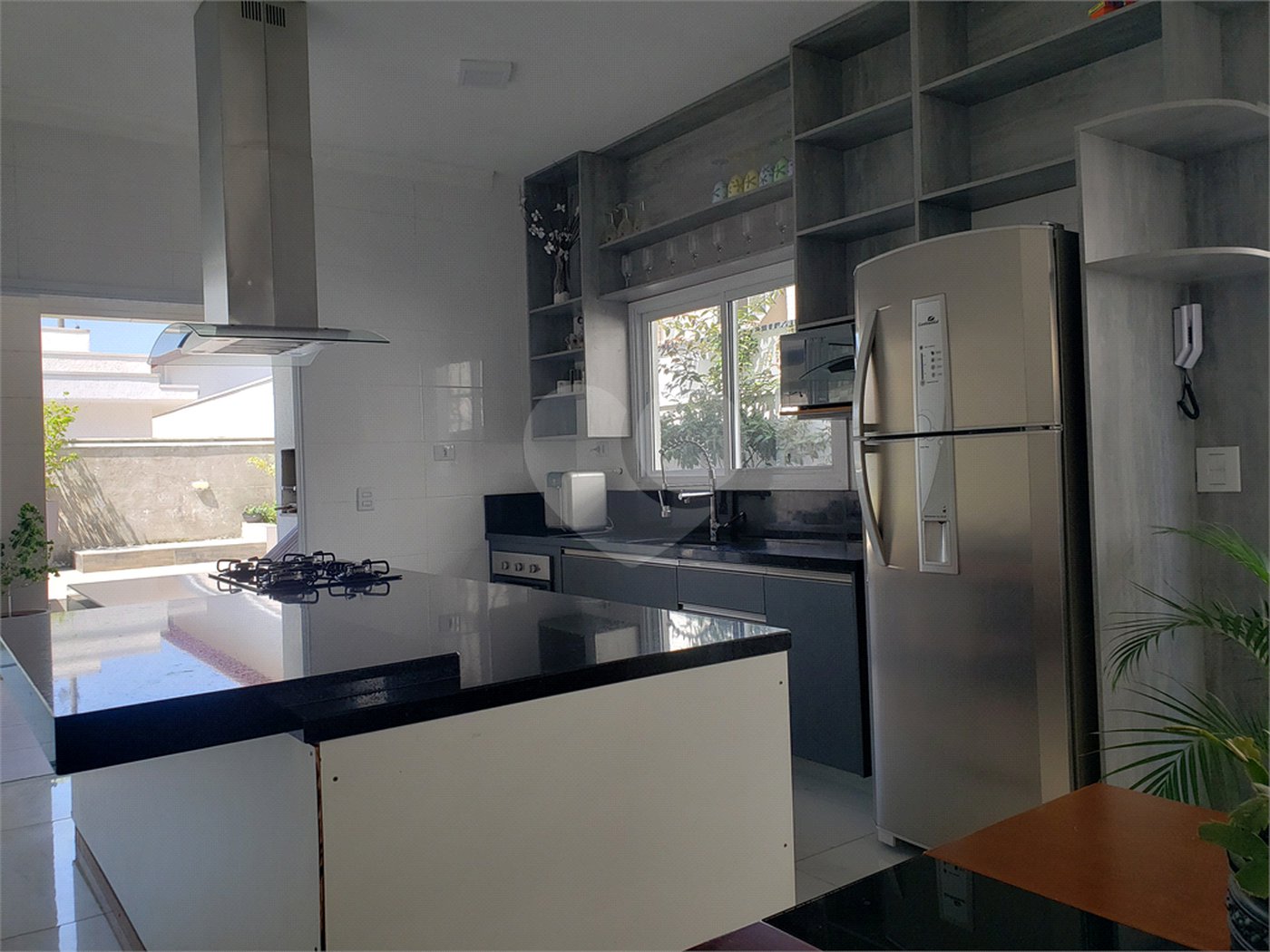 Casa à venda com 3 suítes no condomínio Residencial Veredas, Mogi das Cruzes - SP