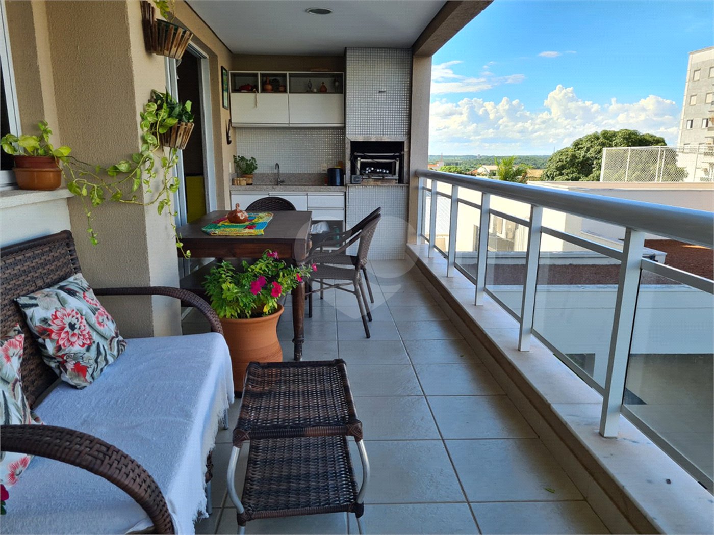 Apartamento à venda com 4 quartos, sendo 2 suítes, em Santa Rosa, Cuiabá, MT