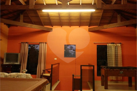 Chácara à venda com 3 quartos, sendo 1 suíte, em Estância Piratininga, Suzano, SP