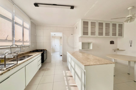 Apartamento à venda com 4 quartos, sendo 1 suíte, em Chácara Santo Antônio, São Paulo, SP