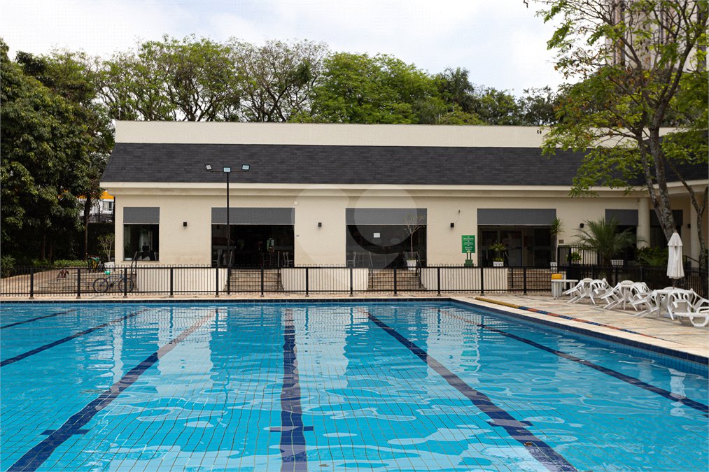 Apartamento à venda com 3 quartos, sendo 1 suíte, em Santo Amaro, São Paulo, SP