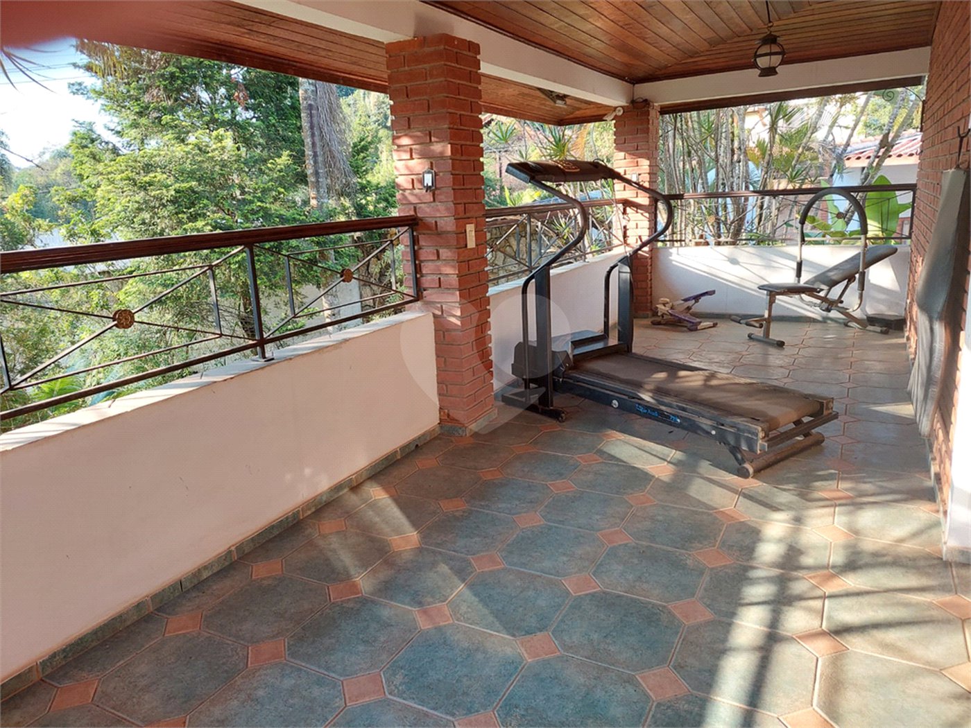 Casa à venda ou para alugar com 5 quartos, sendo 1 suíte, em Cumbari, Mairiporã, SP