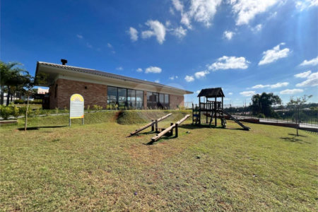 Casa à venda com 3 quartos, sendo 1 suíte, no condomínio Residencial Villagio Wanel, Sorocaba - SP
