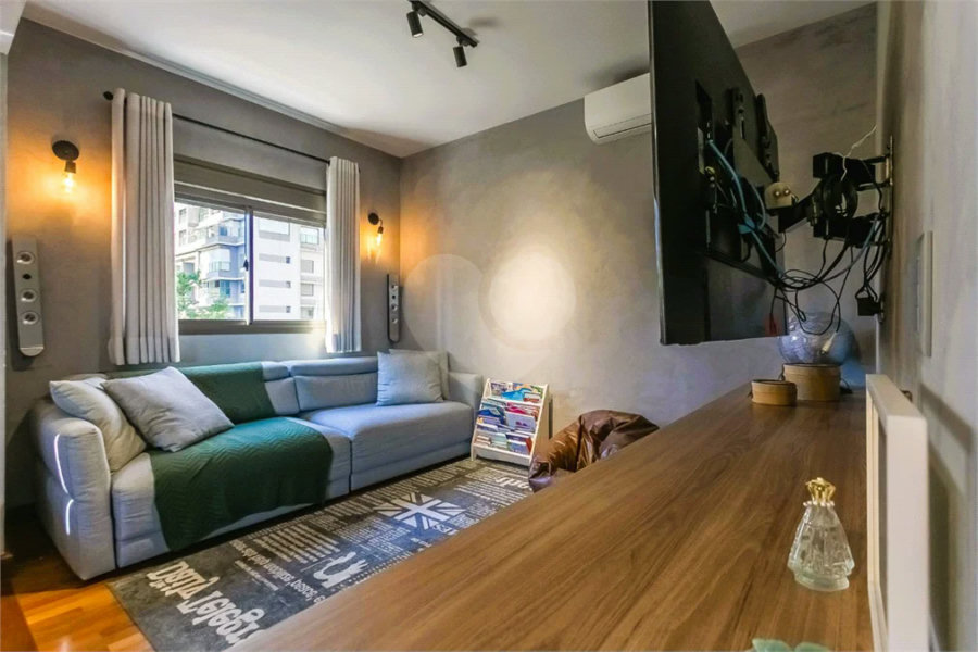 Vila Clementino - Apartamento reformado | 186 m² | 3 suítes | 3 vagas livres