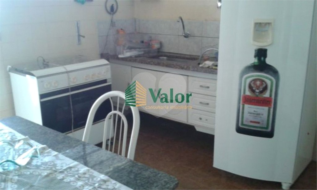 Casa com 4 dormitórios
