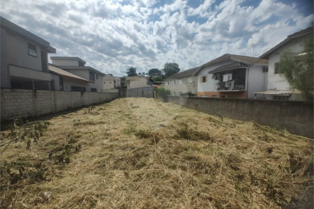 Terreno em Atibaia com 652 metros, pronto para construir no Jardim do Lago, aceita financiamento