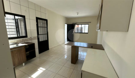 Casa à venda com 2 quartos em Vila Nastri, Itapetininga, SP
