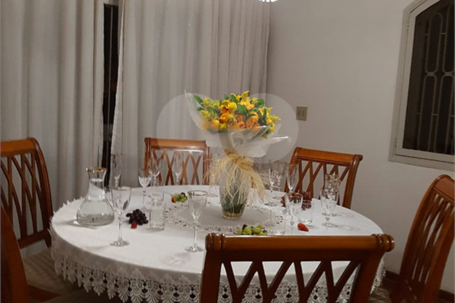 Sobrado à venda com 4 quartos, sendo 3 suítes, em Santana, São Paulo, SP