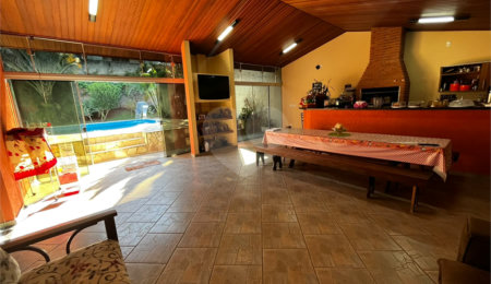 Casa à venda com 3 quartos, sendo 1 suíte,  em Vila Nastri, Itapetininga, SP