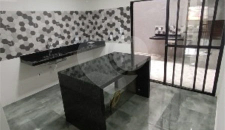 Sobrado à venda com 3 quartos, sendo 1 suíte,  em Vila Marina, São Paulo, SP