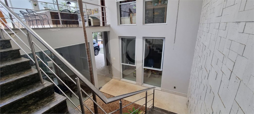 Casa à venda com 5 quartos, sendo 2 suítes, no condomínio Swiss Park, São Bernardo do Campo - SP