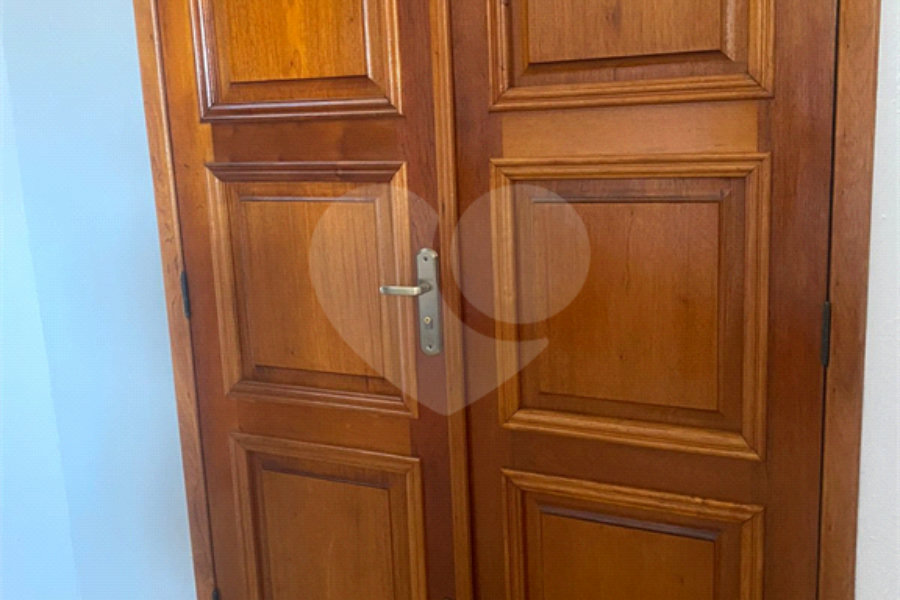 Casa à venda com 5 quartos, sendo 4 suítes, no condomínio Lago do Imperador, Mairiporã - SP