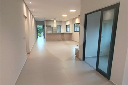 Casa para alugar com 3 quartos, sendo 1 suíte, no condomínio Recanto dos Paturis, Vinhedo - SP