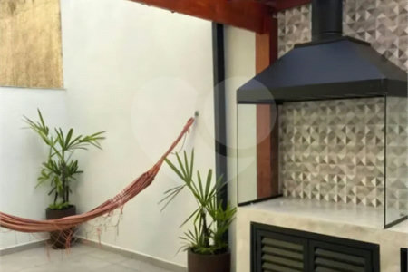 Casa à venda com 3 quartos, sendo 1 suíte,  no condomínio Villas de São Francisco I, São Paulo - SP