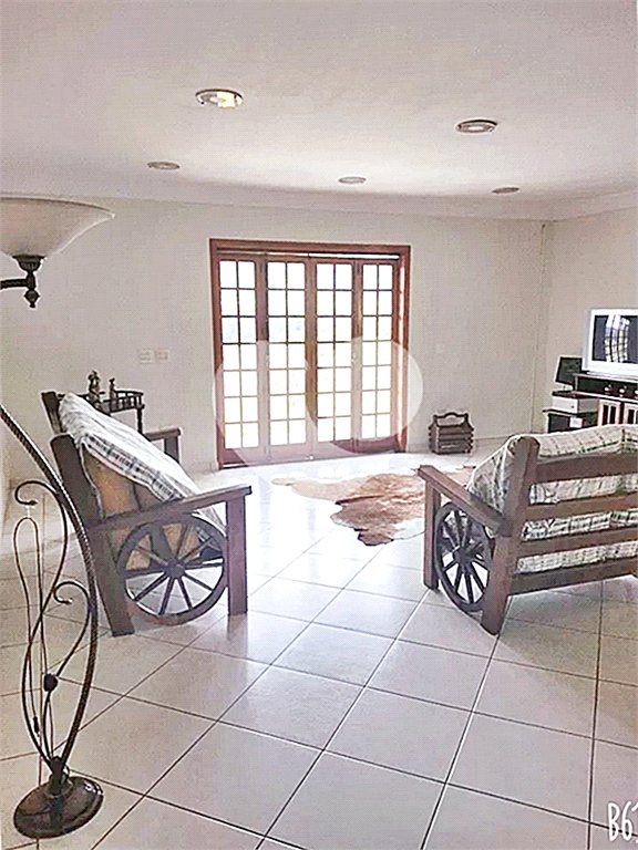 Casa à venda com 4 quartos, sendo 3 suítes, em Luiz Fagundes, Mairiporã, SP