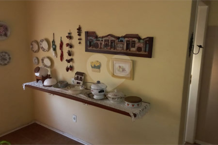 Casa à venda ou para alugar com 4 quartos, sendo 1 suíte, no Centro, Vinhedo, SP