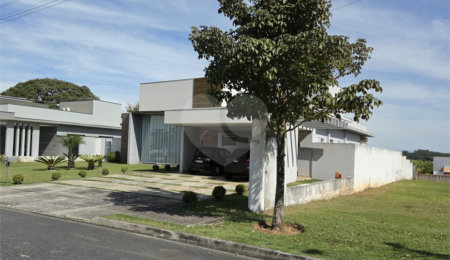 Casa à venda com 4 quartos, sendo 1 suíte,  no condomínio Village Ipanema 2, Araçoiaba da Serra - SP