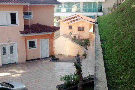 Casa à venda com 5 suítes em Arujázinho I, Ii e Iii, Arujá, SP