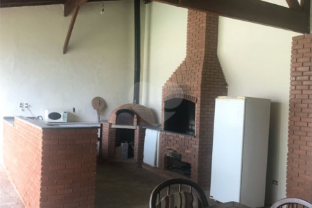 Casa à venda com 5 quartos, sendo 2 suítes,  em Jardim Maristela, Atibaia, SP