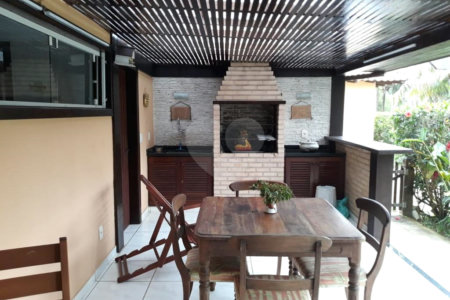 Casa em condomínio à venda com 2 quartos, sendo 1 suíte,  em Portal da Ferradura, Armação dos Búzios, RJ