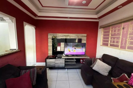 Casa à venda com 3 quartos, sendo 1 suíte, em Vila Maria Isabel, Itapetininga, SP
