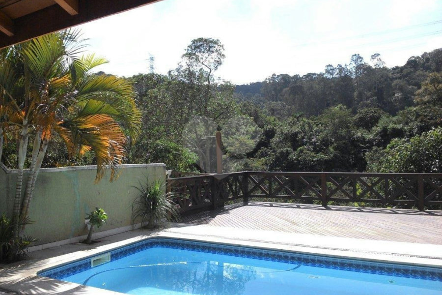 Casa à venda com 4 quartos, sendo 2 suítes,  em Horto, São Paulo, SP