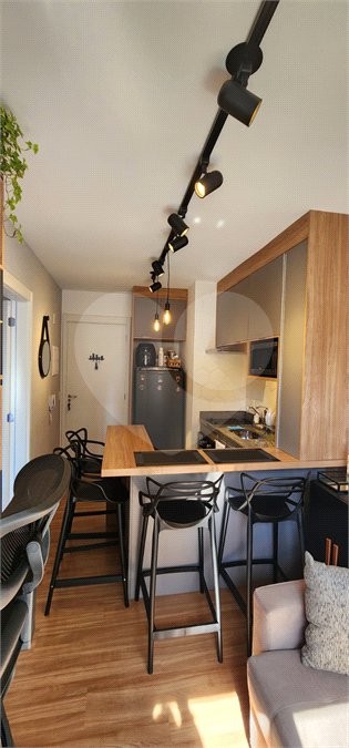 Apartamento à venda ou para alugar com 1 suíte em República, São Paulo, SP