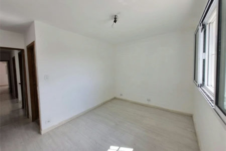 Sobrado à venda com 3 quartos, sendo 2 suítes,  em Jardim Ester Yolanda, São Paulo, SP