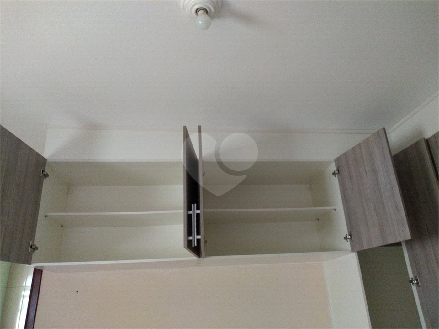 Sobrado à venda com 3 quartos, sendo 1 suíte,  em Residencial Rancho Grande, Itaquaquecetuba, SP